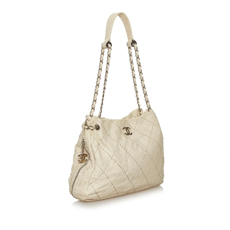 Versatile Bags That Suit Any Outfit Or Event Chanel Wild Stitch CC Lambskin Leather Tote Bag (SHG-28432) Versatile Bags That Suit Any Outfit Or Event Chanel Wild Stitch CC Lambskin Leather Tote Bag (SHG-28432)